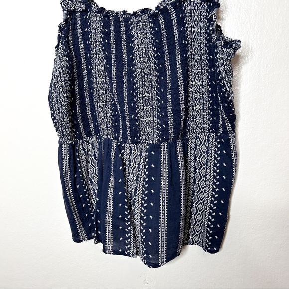 Old Navy Womens Casual Boho Smocked Blue Print Tank Top Large L - Picture 4 of 7